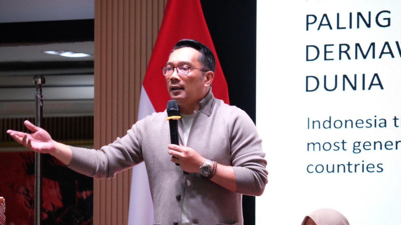 <p>Ridwan Kamil di rumah dinas Ketua Umum Partai Golkar Airlangga Hartarto di kompleks Widya Chandra, Jakarta, Kamis (8/8/2024). (Merdeka.com/Muhammad Genantan Saputra)</p>