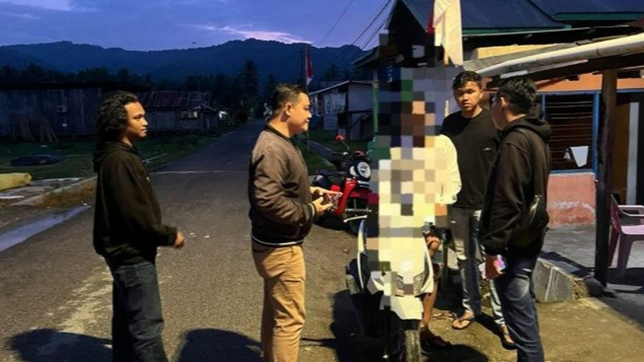 Viral Suami Aniaya Istri di Pinggir Jalan Gorontalo, Polisi Ringkus Pelaku