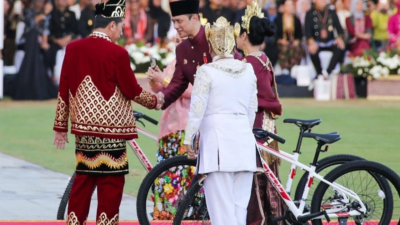 Cerita Romantis AHY & Annisa Pohan Ngulik Baju Adat hingga Menang Busana Terbaik di IKN