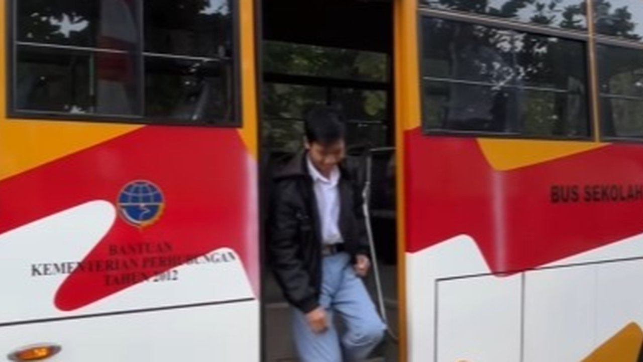 bus sekolah