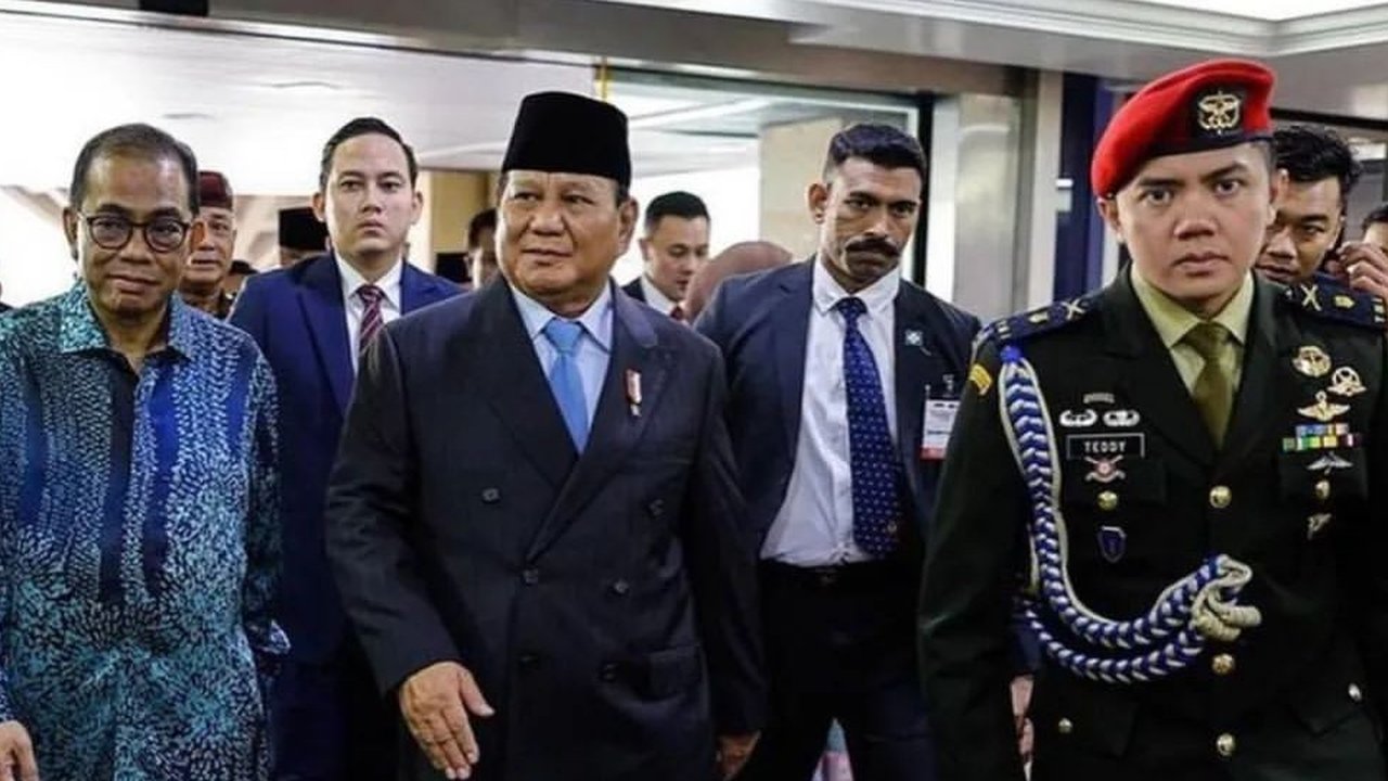 Dikawal Mayor TNI Teddy, Prabowo Pilih Jalan di Luar Karpet Merah saat Upacara Kemerdekaan di IKN
