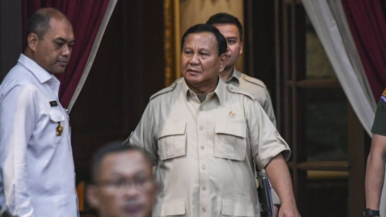 Dikawal Mayor TNI Teddy, Prabowo Pilih Jalan di Luar Karpet Merah saat Upacara Kemerdekaan di IKN