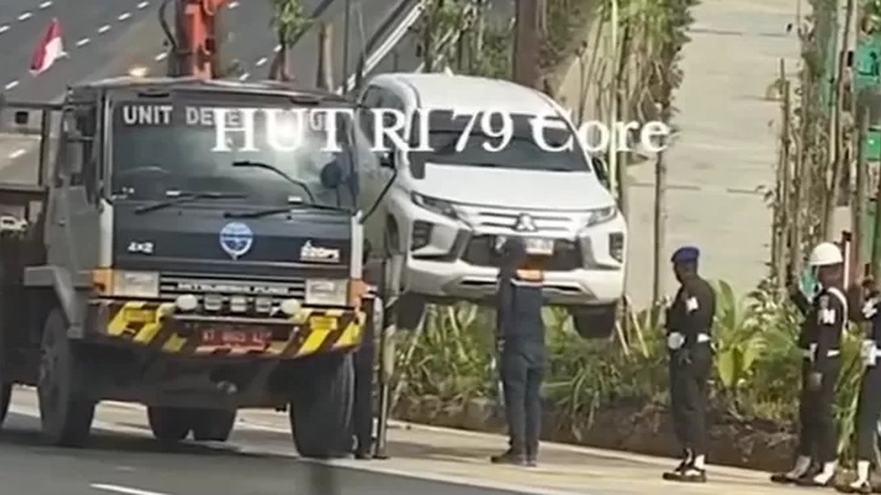 Viral Mobil Diangkut Derek Gara-gara Parkir Sembarangan di Jalur Kereta Otonom IKN