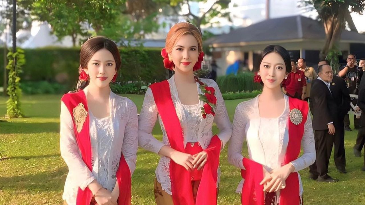 Bak Kakak Adik dengan Anaknya, Potret Ibu Kombes Cantik Heni Tania Kenakan Kebaya Warna Putih saat Hadir Upacara HUT RI ke-79 di Istana Jakarta