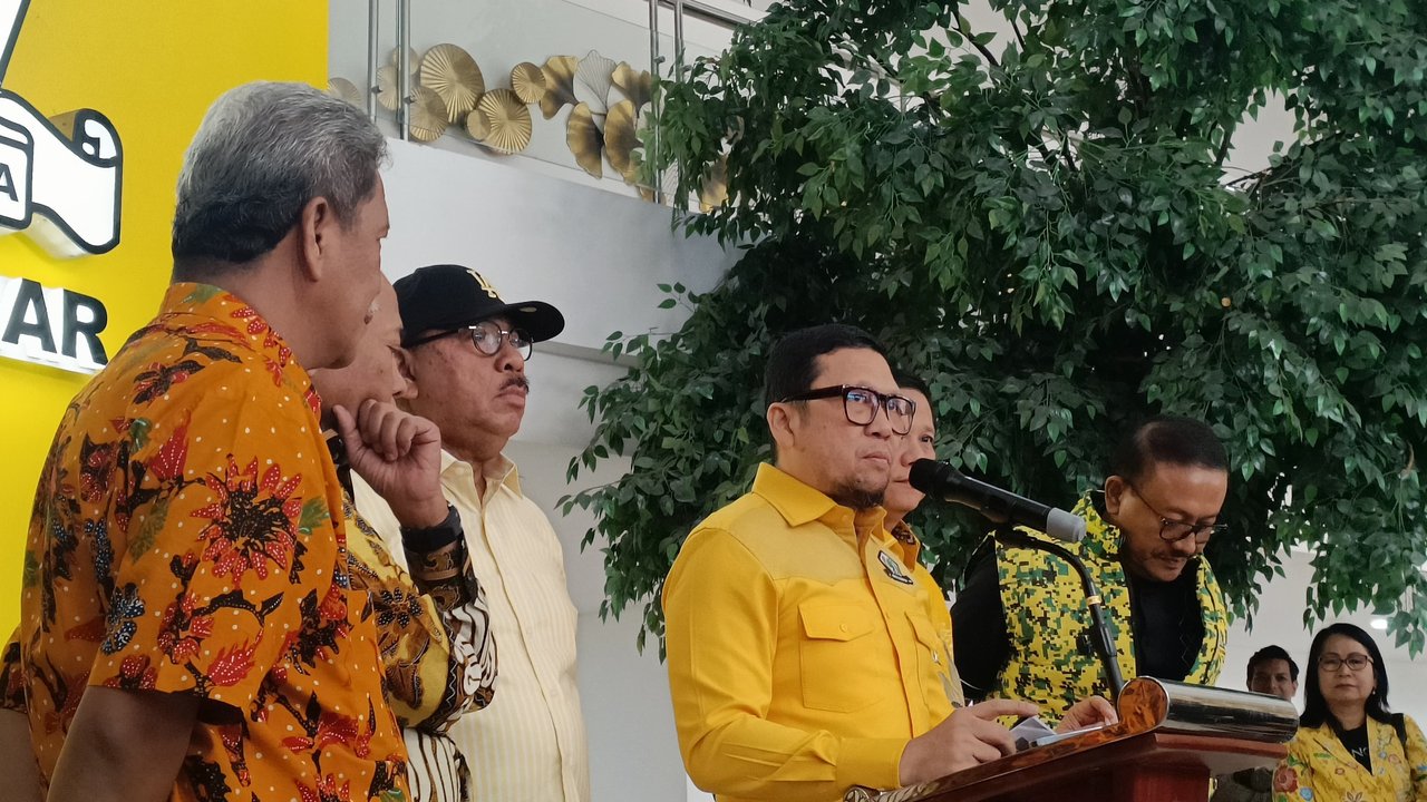 Peran sentral Wakil Ketua Umum Partai Golkar Ahmad Doli Kurnia sangat terasa usai berhasil membawa Partai Golkar meraih suara cukup tinggi pada Pemilu 2024. Hal tersebut seperti disampaikan Direktur Eksekutif Poltracking Indonesia Hanta Yuda. (Ist)