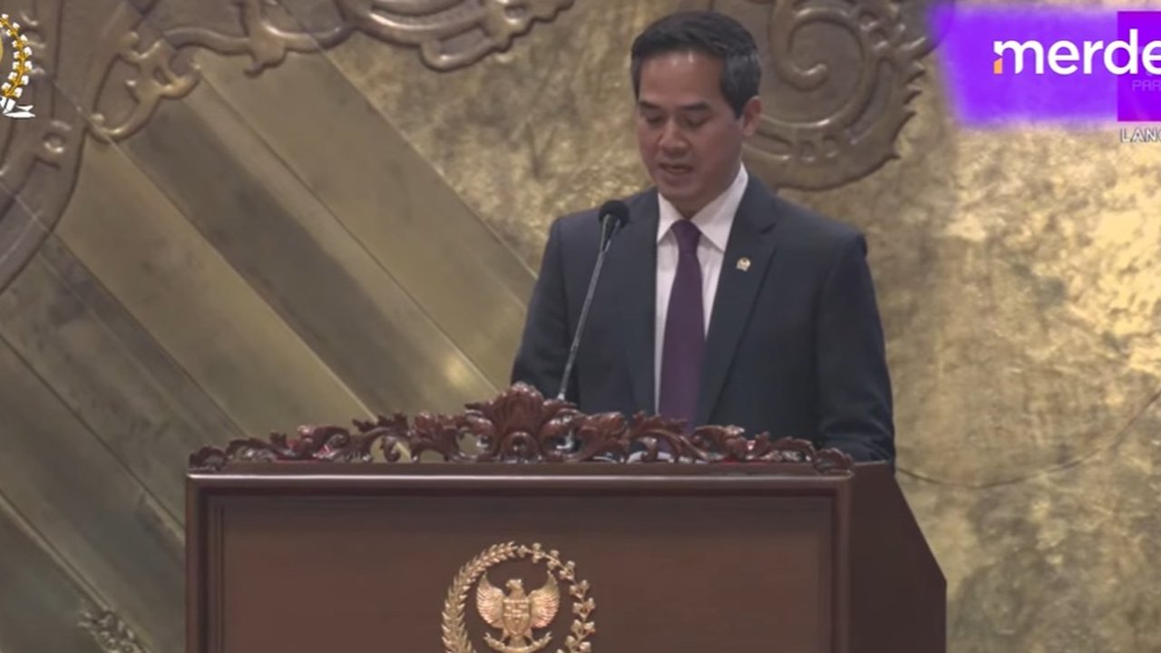 Fraksi PDIP dalam Rapat Paripurna Ke-2 Masa Persidangan I Tahun Sidang 2024-2025
