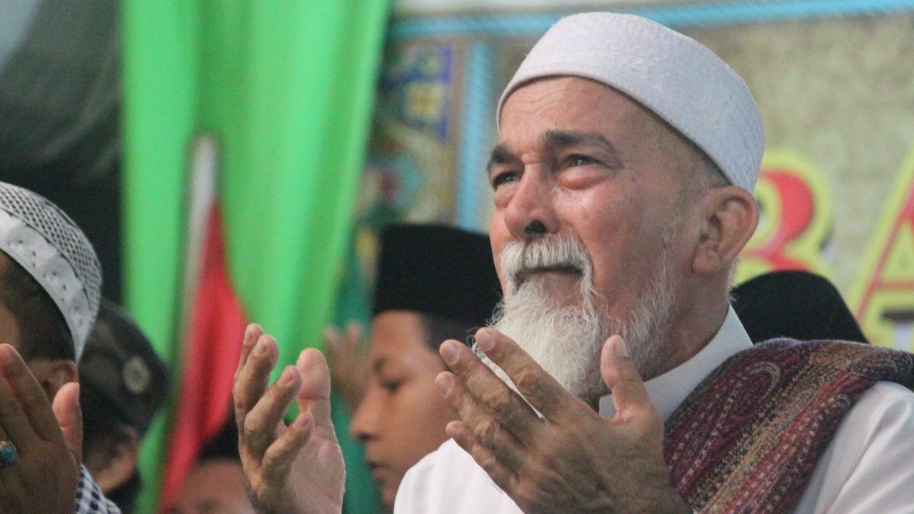 Ilustrasi berdoa, muslim, Islami. (Photo by Mufid Majnun on Unsplash)