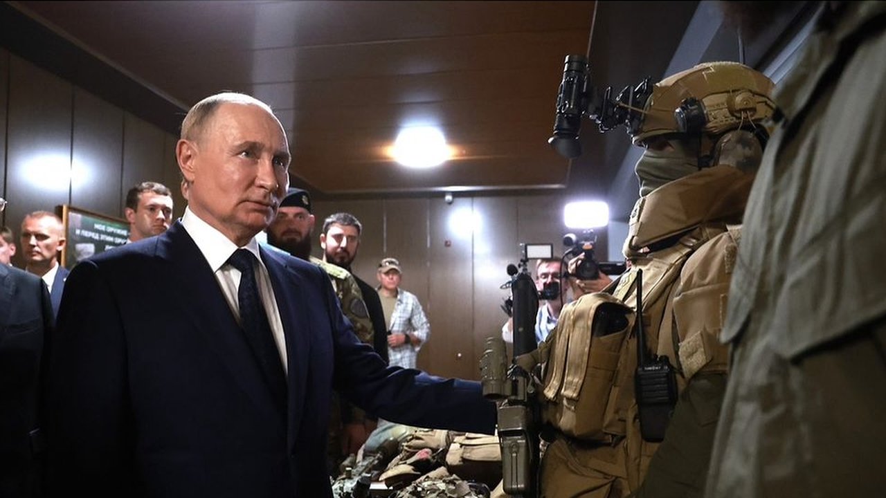 Putin Cek Pasukan Chechnya buat Serang Ukraina