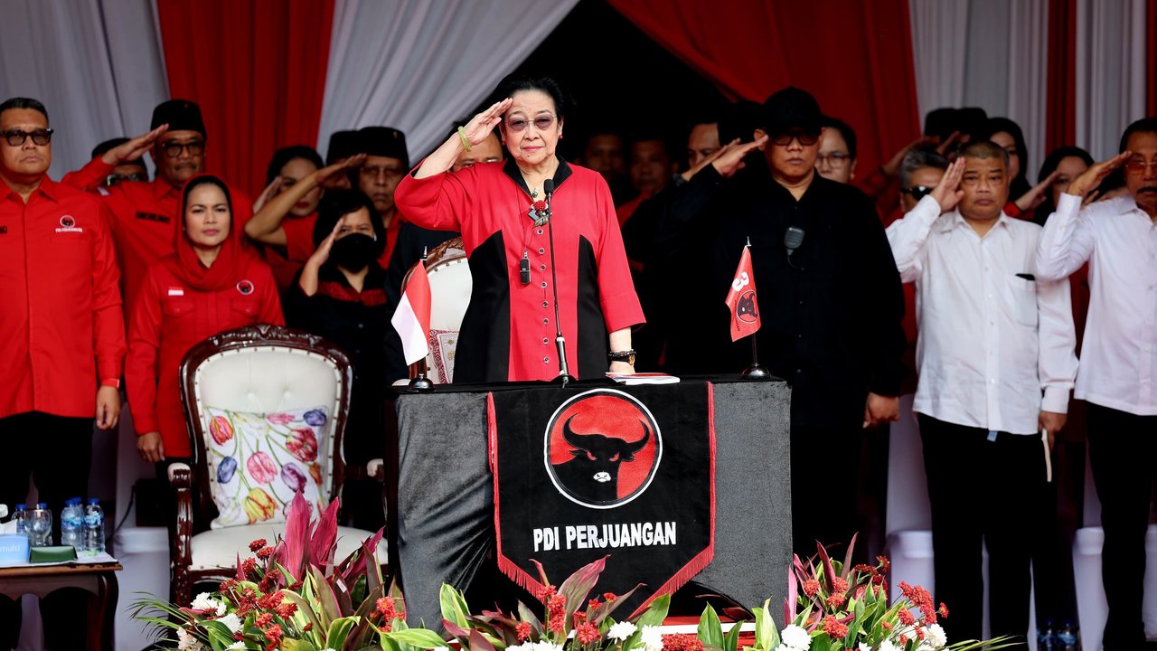 Ketua Umum DPP PDI Perjuangan (PDIP) Megawati Soekarnoputri di halaman Masjid At-Taufiq dalam rangkaian upacara peringatan hari ulang tahun (HUT) ke-79 RI. (Foto: Dokumentasi PDIP).