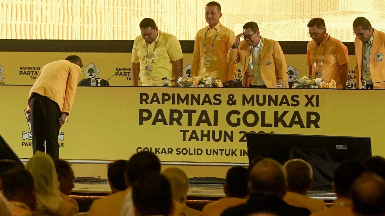 Ketua Umum Partai Golkar Bahlil Lahadalia menyampaikan pidato dalam Rapimnas dan Musyawarah Nasional (Munas) XI Partai Golkar 2024 di Jakarta, Rabu (21/8/2024).