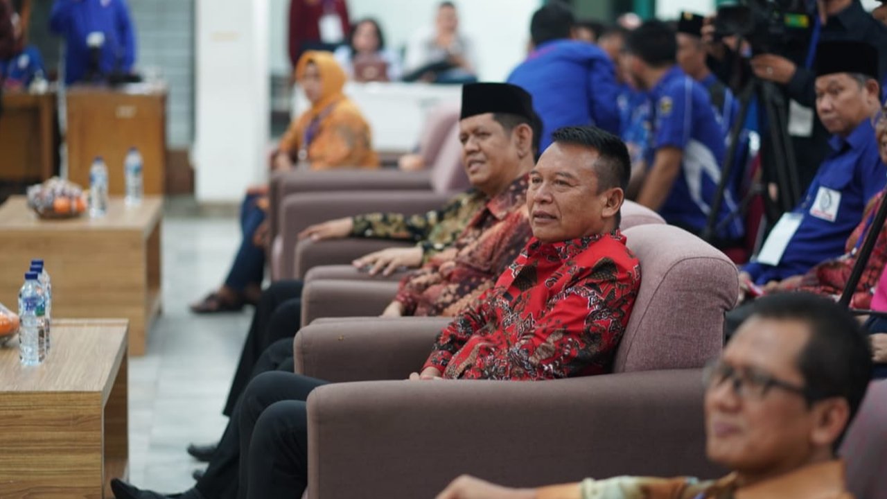 <p>Politikus PDIP TB Hasanuddin mengingatkan Prabowo diberhentikan sebagai anggota TNI lewat Keputusan Presiden atau Keppres Presiden BJ Habibie. (Liputan6.com/Delvira Hutabarat)</p>