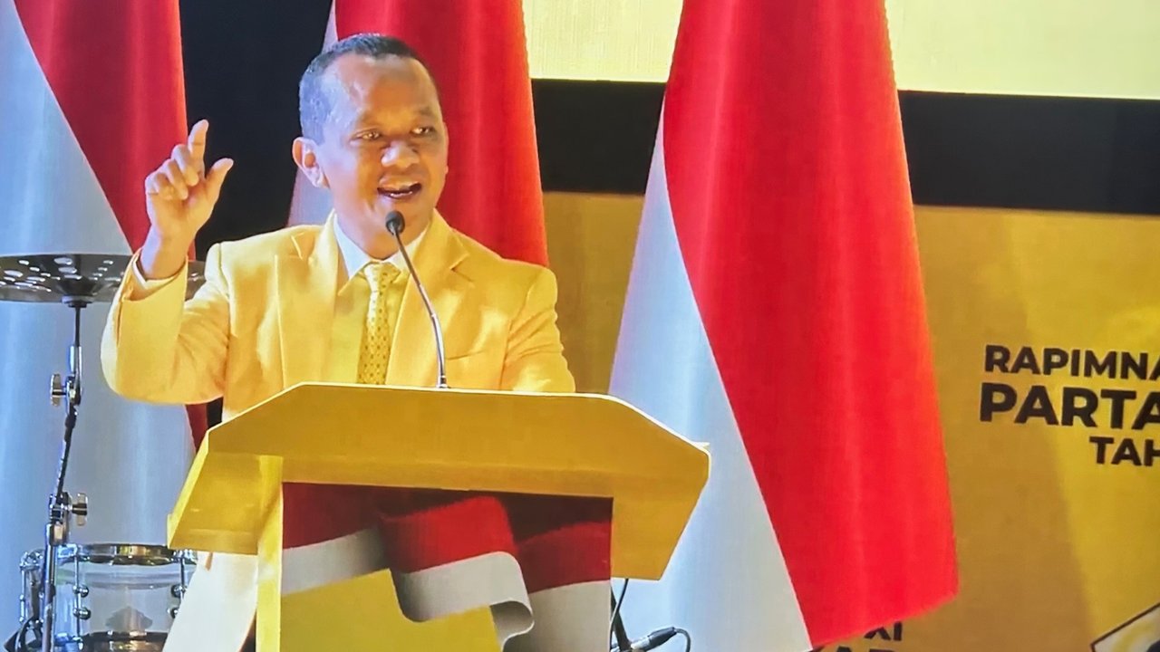 Ketua Umum Partai Golkar Bahlil Lahadalia menyampaikan pidato dalam Rapimnas dan Musyawarah Nasional (Munas) XI Partai Golkar 2024 di Jakarta, Rabu (21/8/2024).