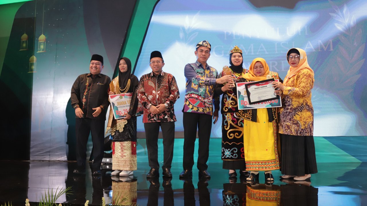 Kemenag memberi penghargaan kepada 11 Penyuluh Agama Islam (PAI) dalam perhelatan PAI Award 2024. (Istimewa)