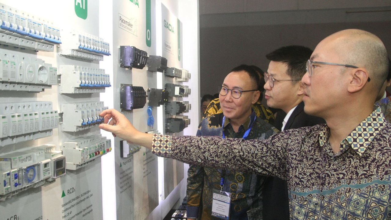 Produsen Mesin dan Elektronik China