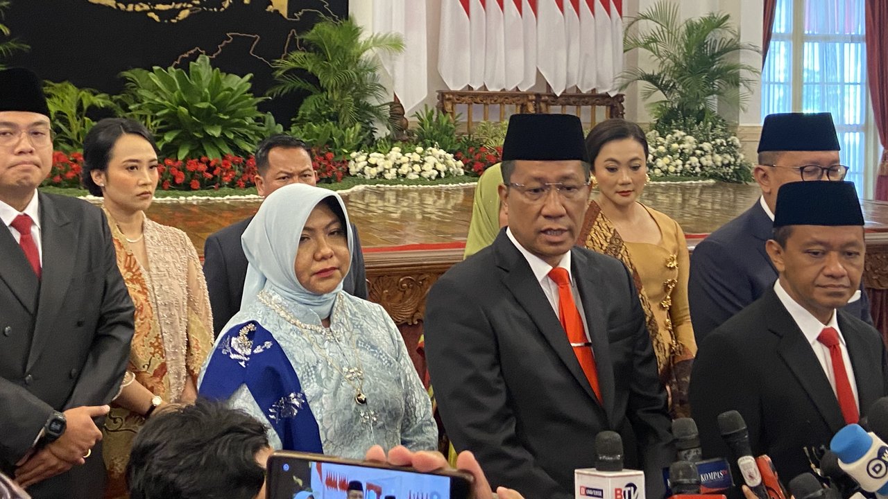 Mantan Menteri Hukum dan Hak Asasi Manusia (Menkumham) Yasona H. Laoly mengikuti rangkaian acara prosesi serah terima jabatan (sertijab) dan pisah sambut Menkumham di Gedung Kementerian Kemenkumham, Jakarta, Selasa (20/8/2024). merdeka.com/imam buhori