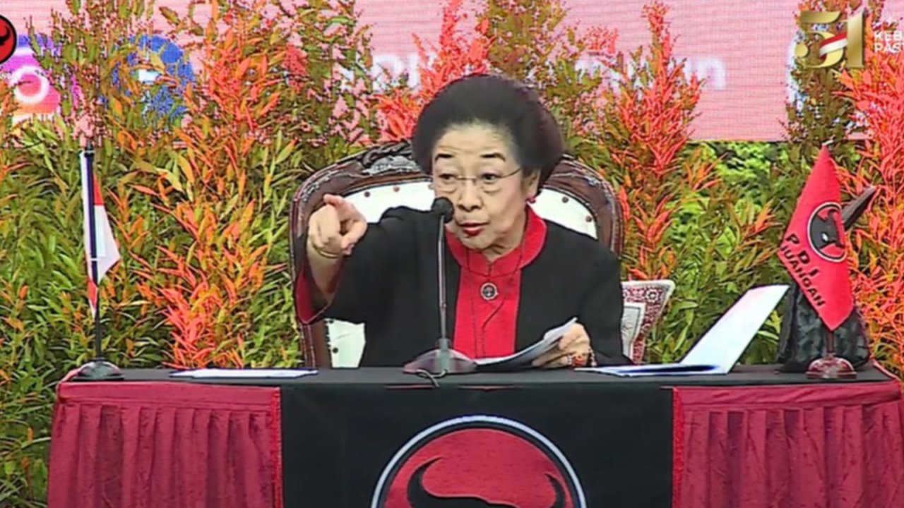 Ketua Umum DPP PDI Perjuangan (PDIP) Megawati Soekarnoputri di halaman Masjid At-Taufiq dalam rangkaian upacara peringatan hari ulang tahun (HUT) ke-79 RI. (Foto: Dokumentasi PDIP).