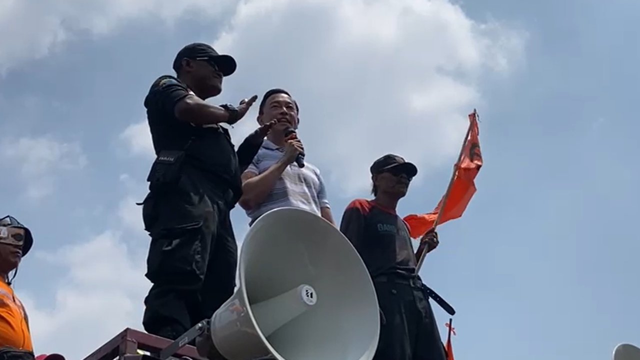 Thomas Lembong ikut demo di DPR