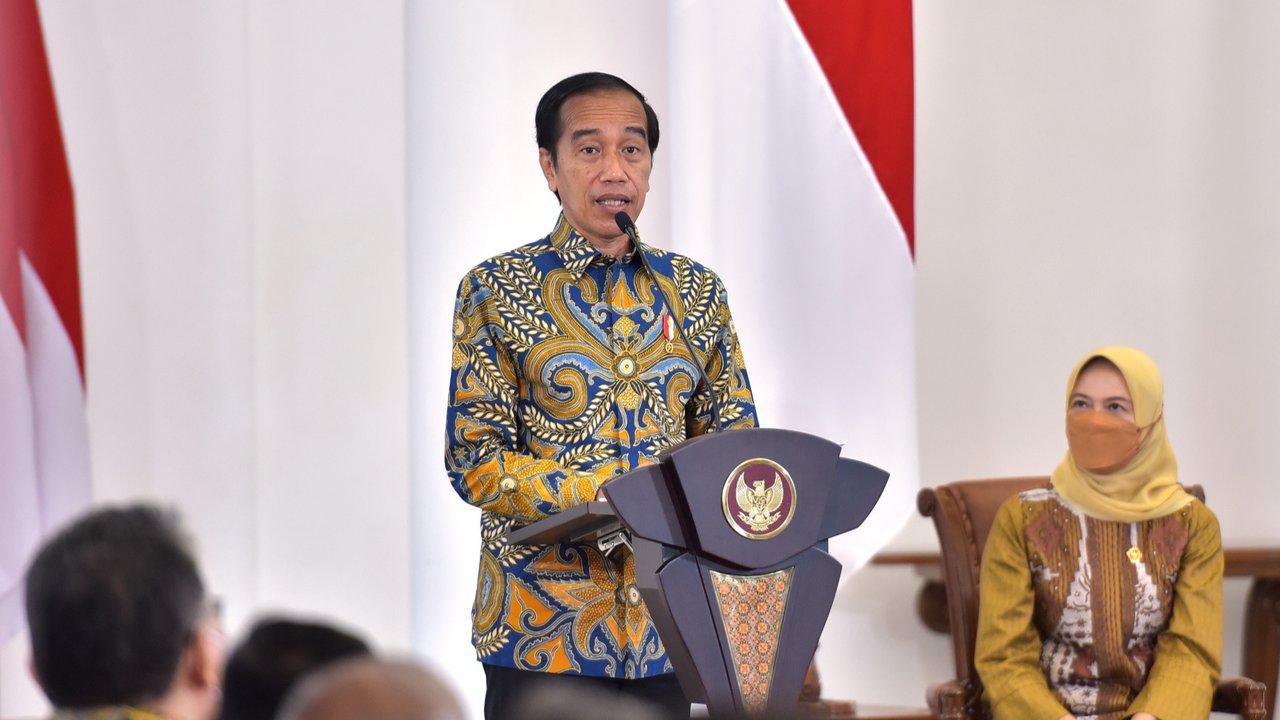 Massa dari Partai Buruh dan berbagai elemen masyarakat melakukan aksi di depan Gedung DPR/MPR, Jakarta, Kamis (22/08/2024). Massa menolak RUU Pilkada yang disahkan DPR.