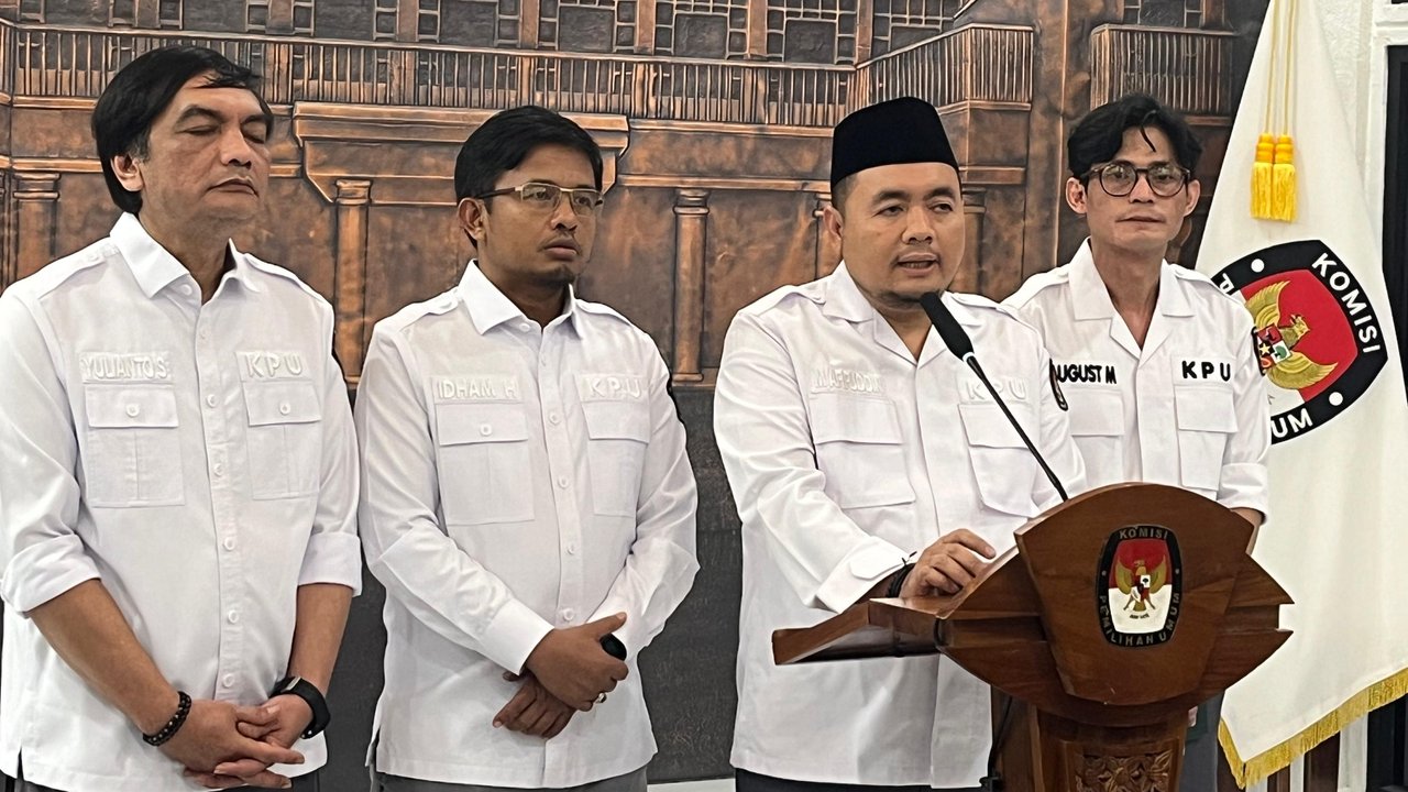 Ketua Komisi Pemilihan Umum (KPU) RI Mochammad Afifuddin saat konferensi pers di Gedung KPU Jakarta. (Liputan6.com/Ady Anugrahadi)