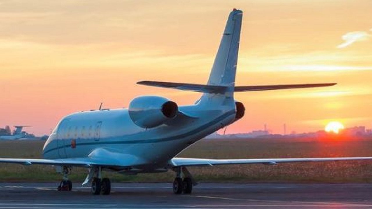 Perusahaan berbasis di Dubai, Jetex menawarkan berbuka puasa di jet pribadi di Dubai (Dok.instagram/@jetex/https://www.instagram.com/p/CLqueMVhA4i/Komarudin)