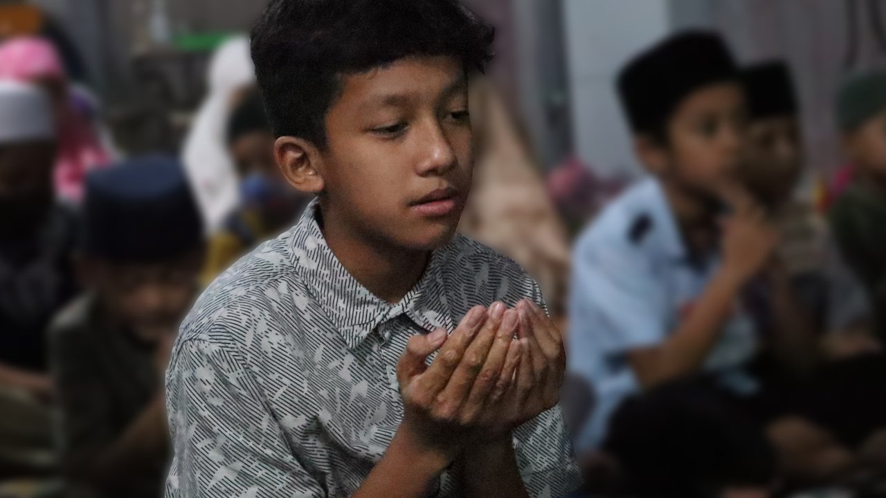 Ilustrasi berdoa. (Photo by Raka Dwi Wicaksana on Unsplash)