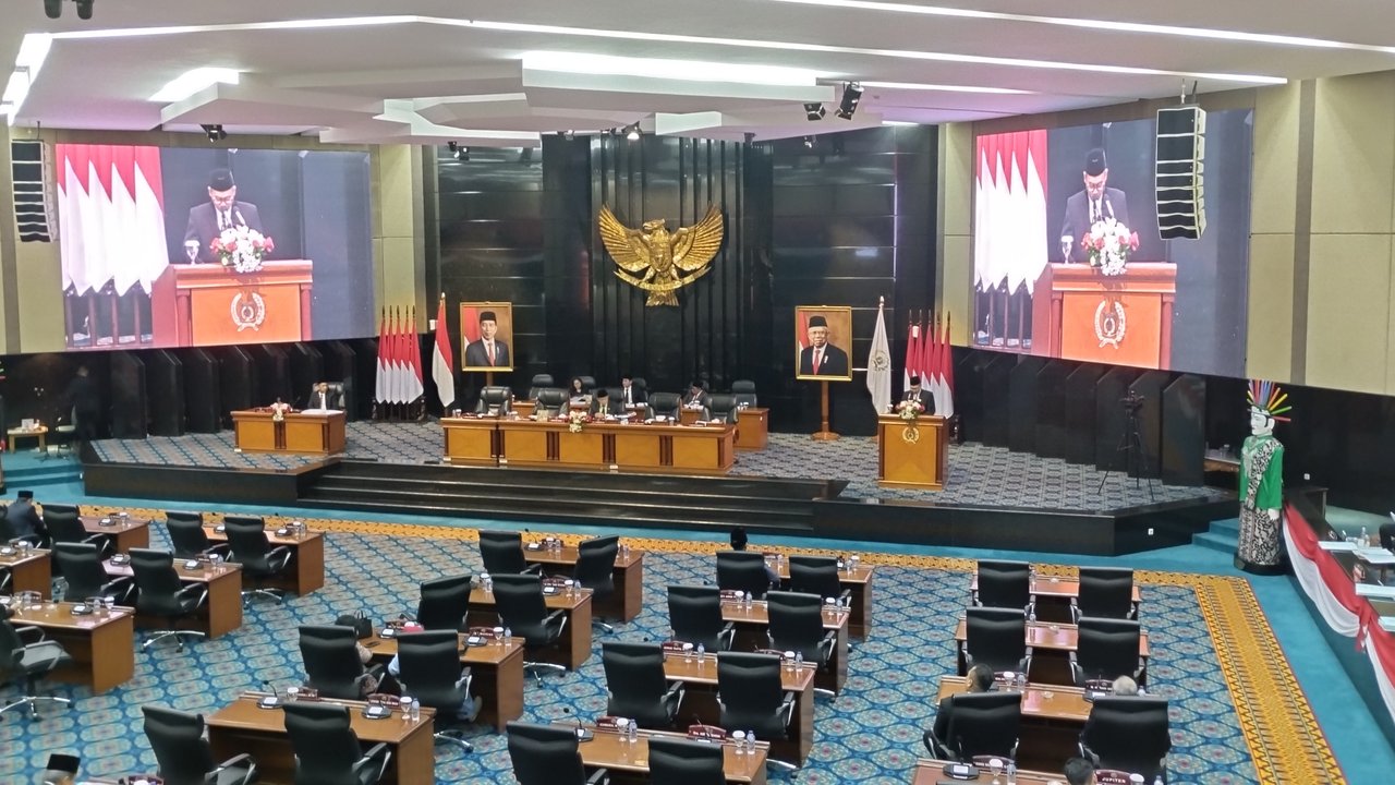 DPRD DKI menggelar Raperda Pertanggungjawaban Pelaksanaan APBD Tahun Anggaran 2022 di Gedung Rapat Paripurna DPRD DKI Jakarta, Senin (24/7/2023). (Liputan6.com/Winda Nelfira)