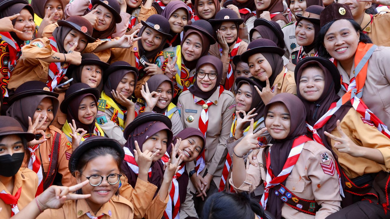 Bupati Banyuwangi Ipuk Fiestiandani Bersama Pelajar