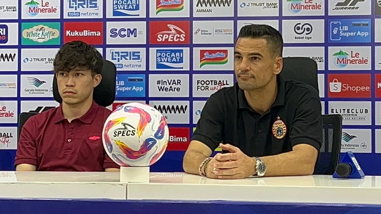 Pelatih Persija Carlos Pena