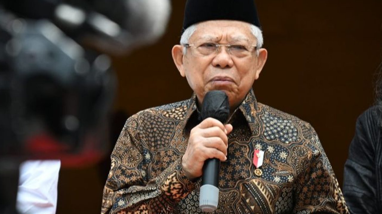 Wakil Presiden Ma'ruf Amin memberikan keterangan kepada wartawan di Bantul, Yogyakarta, Rabu (7/8/2024).