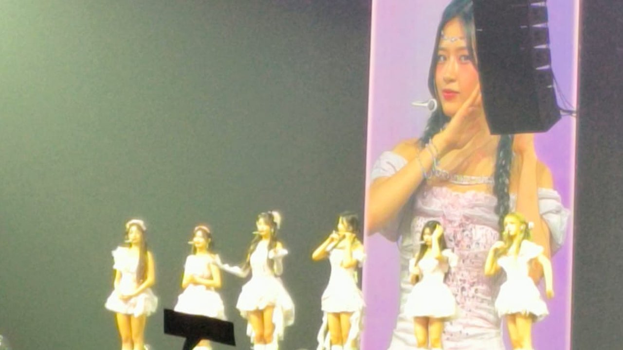 IVE Konser Perdana di Indonesia, Yujin 'Dive Jakarta Gak Biasa'