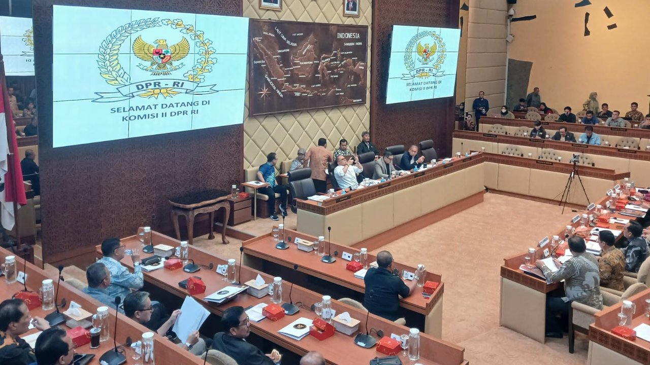 Rapat Konsiyering Komsi II dan KPU