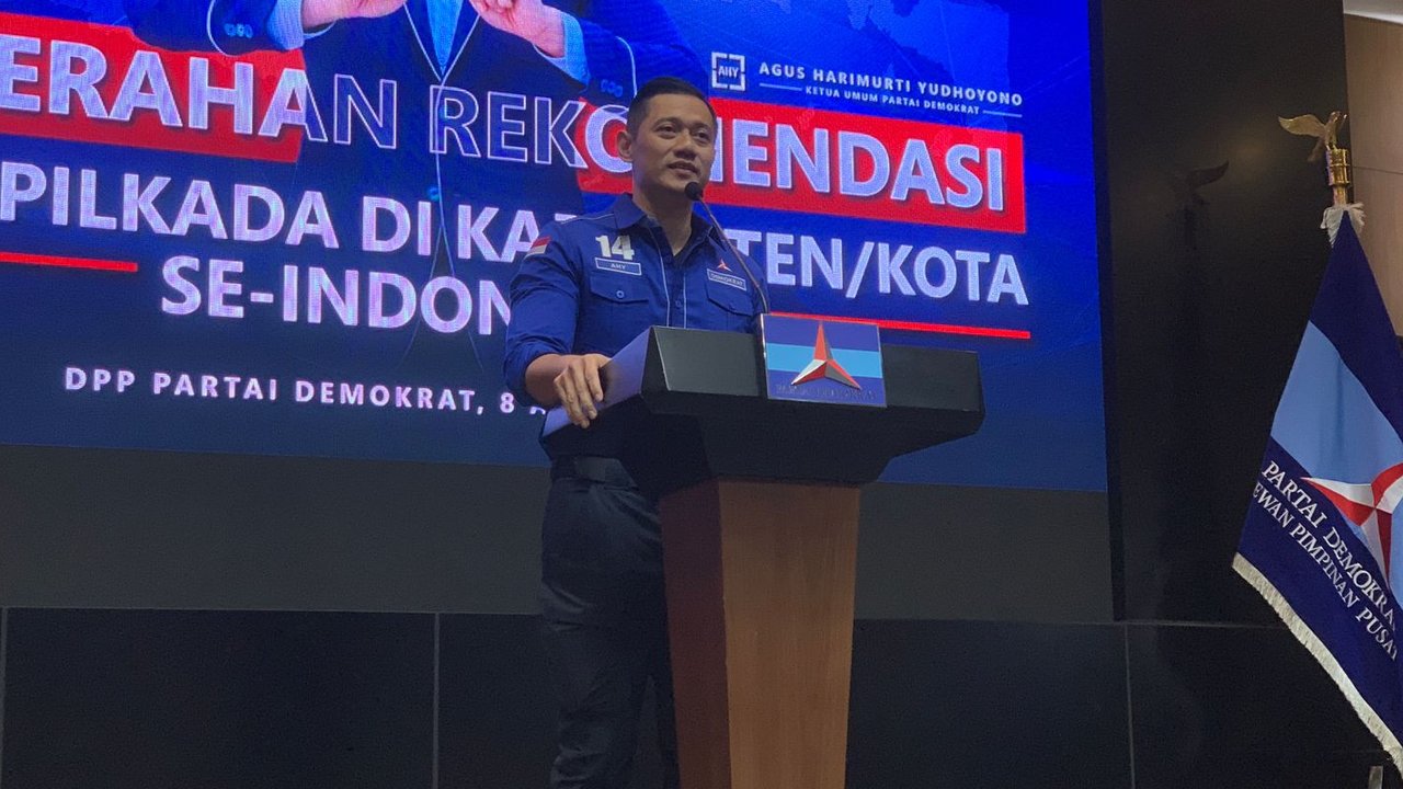 Ketua Umum Partai Demokrat, Agus Harimurti Yudhoyono (AHY) mengatakan partainya juga sedang mempertimbangkan mengusung Ridwan Kamil di Pilkada Jakarta 2024. (Merdeka).