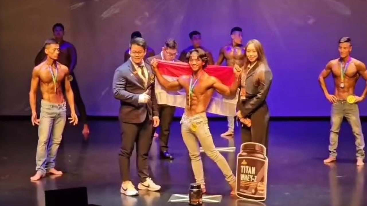 Badan Kekar Berotot, Pedangdut Rizki dan Ridho Juara 1 Kompetisi Binaraga di Singapura