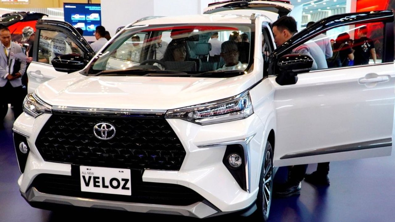 Mitsubishi Xpander sukses melampaui penjualan Toyota Avanza-Veloz di GIIAS 2024. Yuk simak!