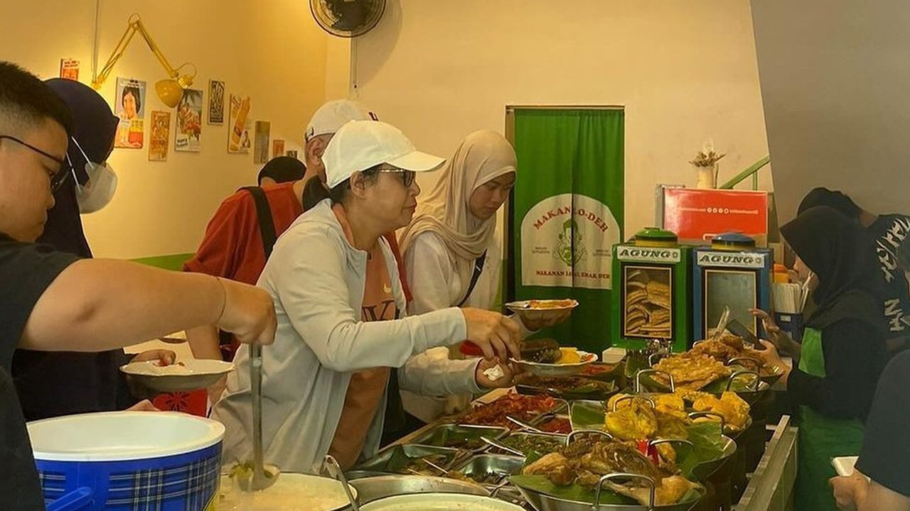 Santai Sri Mulyani di Pasar Tradisional, Nikmati Lodeh Rp10 Ribu Pulang Beli Kerupuk & Rengginang
