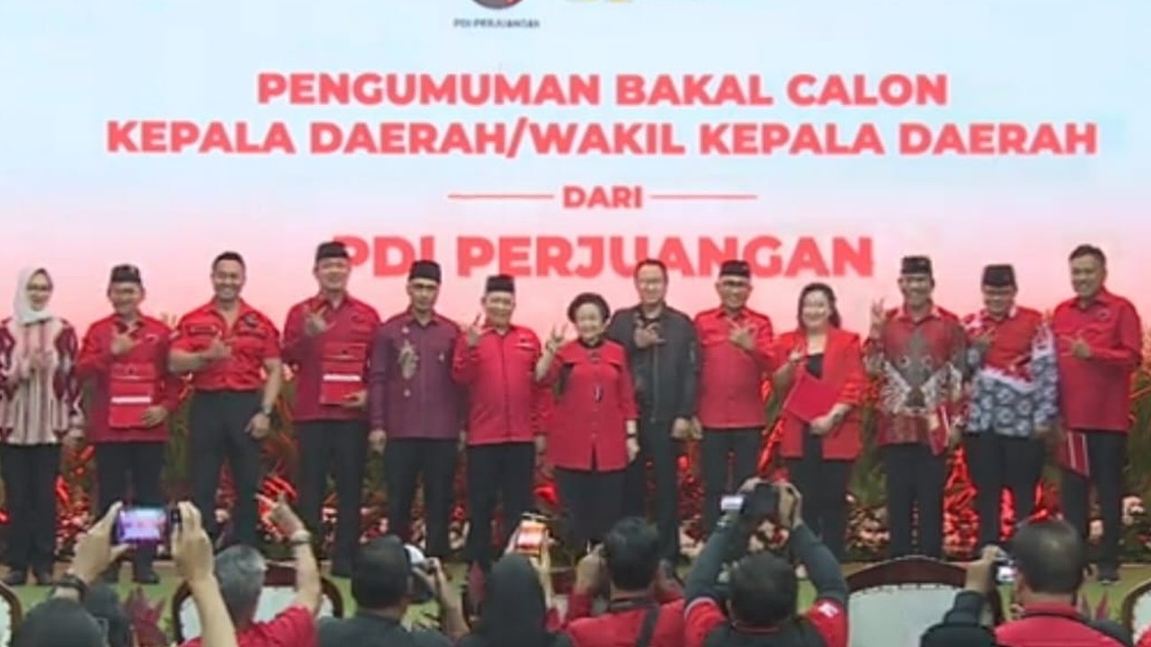 Airin Salam Metal Bareng Megawati