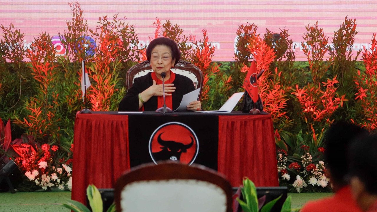 Ketua Umum (Ketum) PDI Perjuangan (PDIP) Megawati Soekarnoputri tegas mengingatkan agar hak rakyat memilih pemimpin di kontestasi pemilihan umum (Pemilu) tidak dimanipulasi.