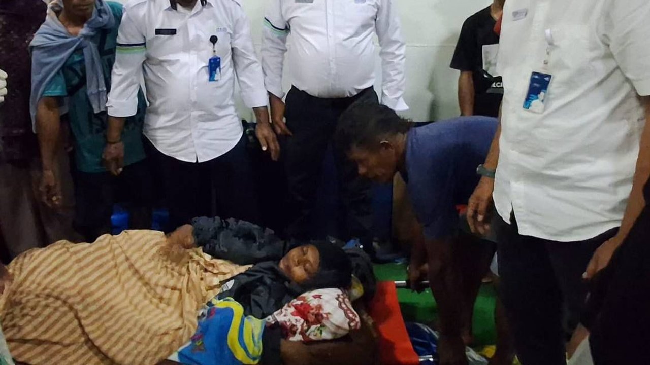 Ada tangis pertama bayi terdengar, perasaan lega dan syukur memenuhi hati semua orang di atas kapal perintis di belahan timur Tanah Air.  Di tengah pelayaran KMP Tanjung Madlahar, lahirlah seorang putri yang kelak akan dikenal sebagai Ira Puspadewi Tatroman.