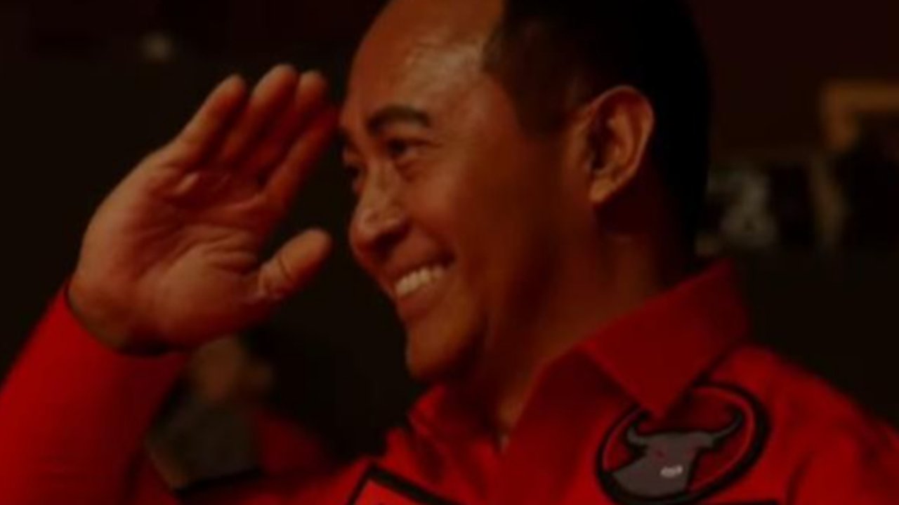 Mantan Panglima TNI Jenderal (Purn) Andika Perkasa menunaikan salat id di bilangan Senayan, Jakarta. Andika datang bersama istri dan anaknya (Istimewa)