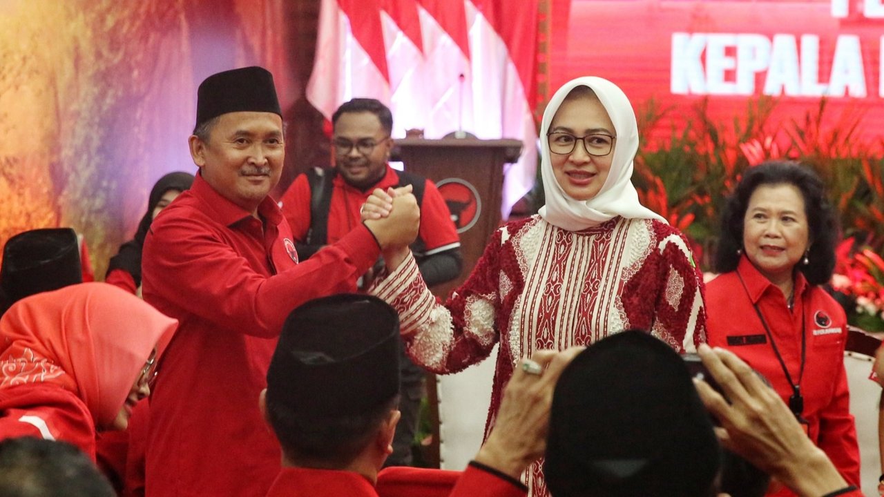 Calon gubernur Banten Airin Rachmi Diany, bakal calon Wakil Gubernur Banten Ade Sumardi. Liputan6.com/Angga Yuniar