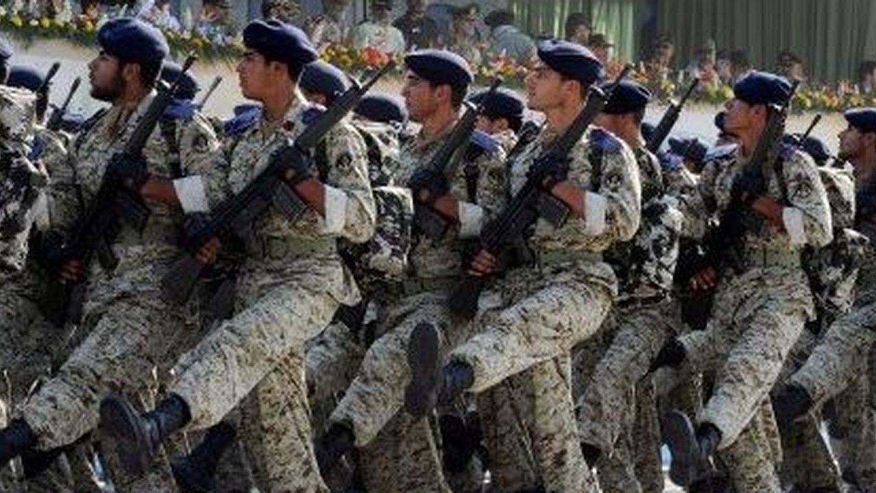 Sebelum melancarkan serangan balasan pada Israel, Iran sempat memamerkan deretan drone tempur terbaru dan tercanggih miliknya.