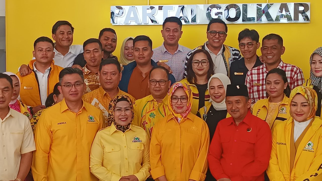 Kembali Berbaju Kuning, Airin Tersenyum Akhirnya Golkar Usung untuk Pilkada Banten