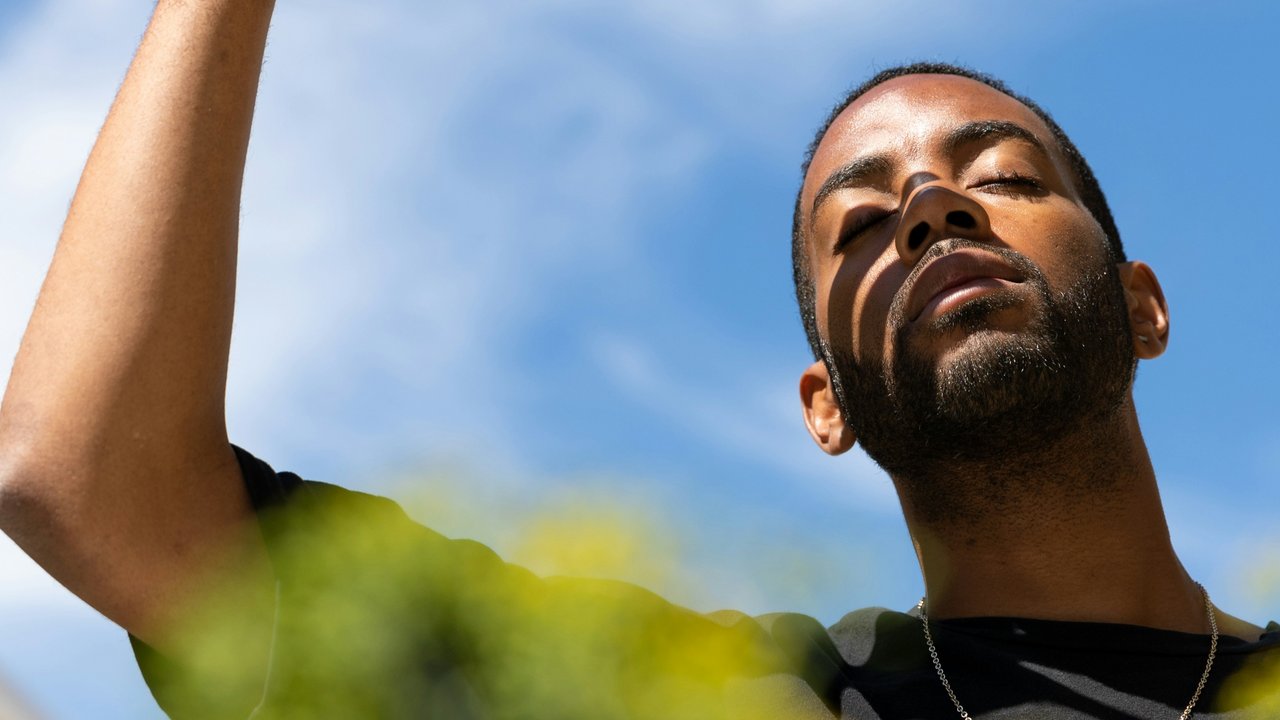 Dampak Sinar UV bagi Kesehatan Mata, Berikut Cara Efektif Melindunginya