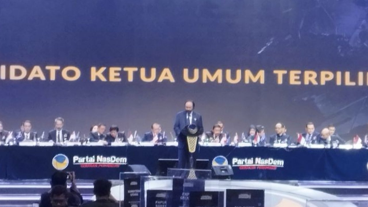 Ketua Umum Partai NasDem Surya Paloh usai pertemuan dengan calon presiden nomor urut satu Anies Baswedan dan dua ketua umum partai politik Koalisi Perubahan, PKS dan PKB di Wisma Nusantara, Jakarta Pusat, Jumat (23/2/2024). (Liputan6.com/Winda Nelfira)