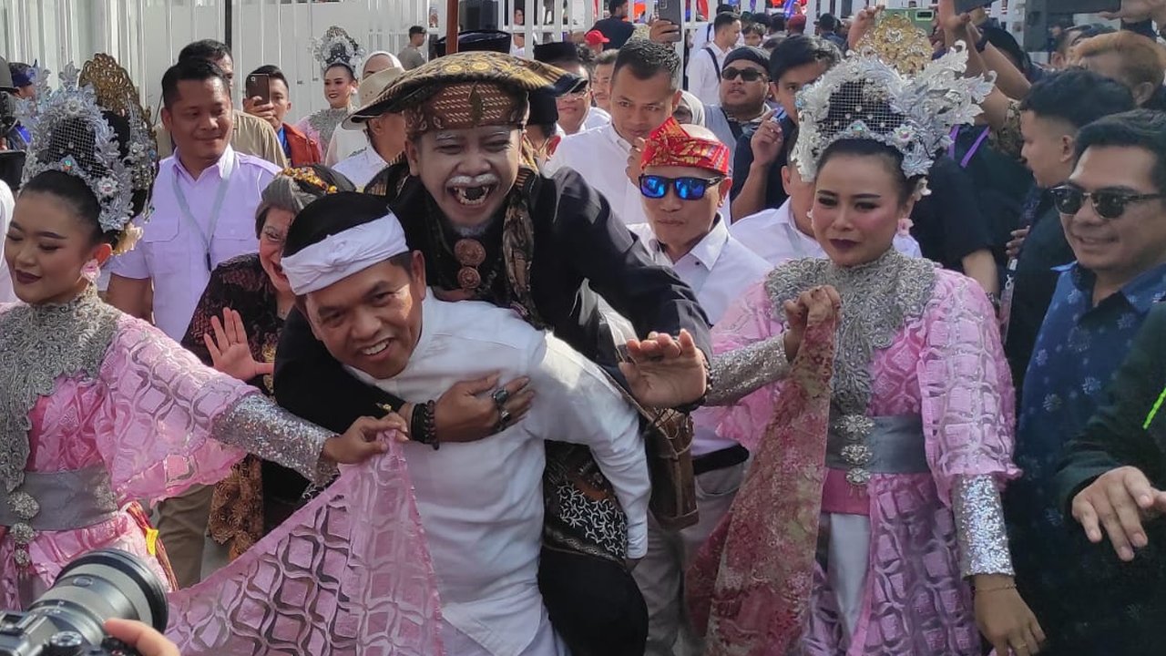 Dedi Mulyadi-Erwan Setiawan mendaftar ke KPU Jabar