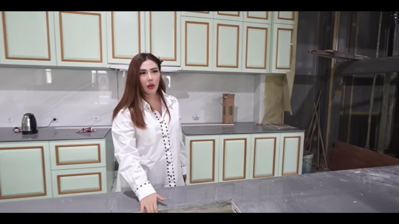Potret Rumah Baru Rey Utami