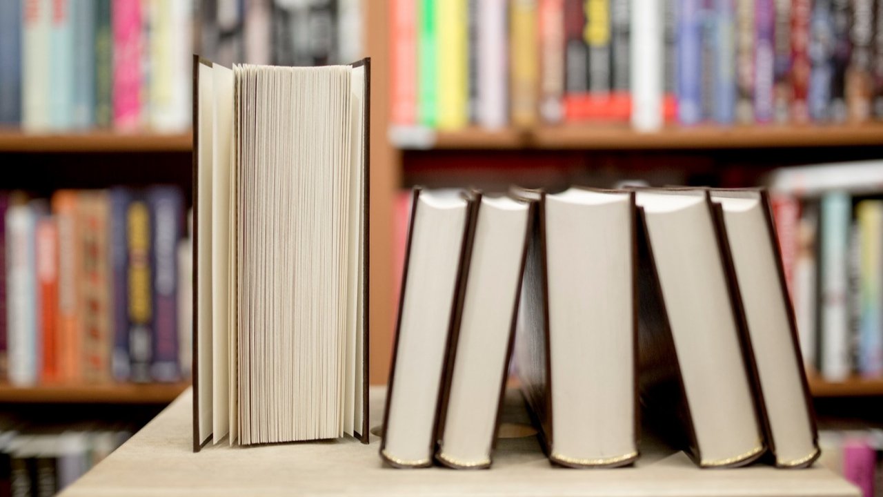 <p>Ilustrasi buku, daftar pustaka. (Image by freepik)</p>