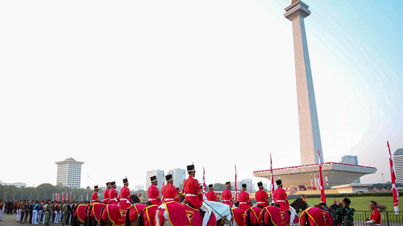 Upacara peringatan Hari Ulang Tahun (HUT) ke-78 Bhayangkara Polri di Monas, Jakarta Pusat, Senin (1/7/2024). (foto: tangkapan layar Youtube Liputan6.com)