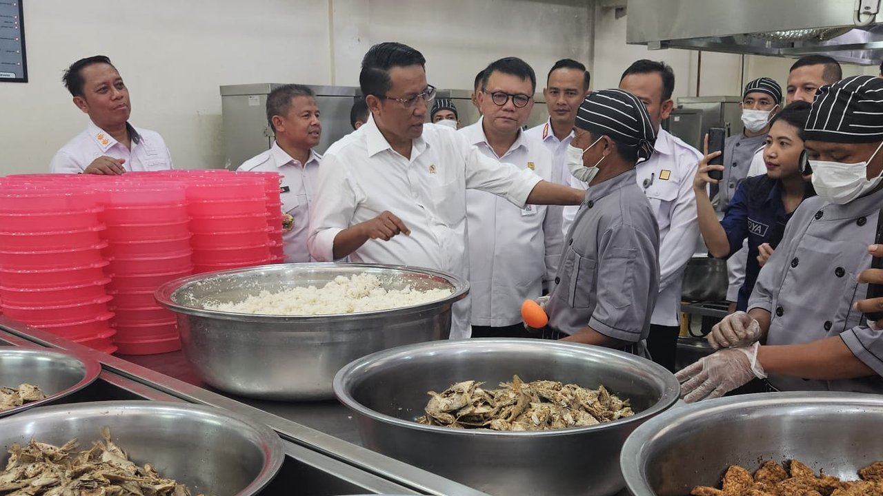 Menkumham Supratman Kunjungi Lapas Narkotika Cipinang