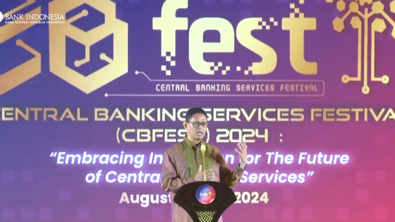 Pemkab Gresik melalui Online Single Submision (OSS) telah menerbitkan 1.150 surat Izin Usaha dalam kurun waktu dua bulan terakhir (Liputan6.com/ Dian Kurniawan)